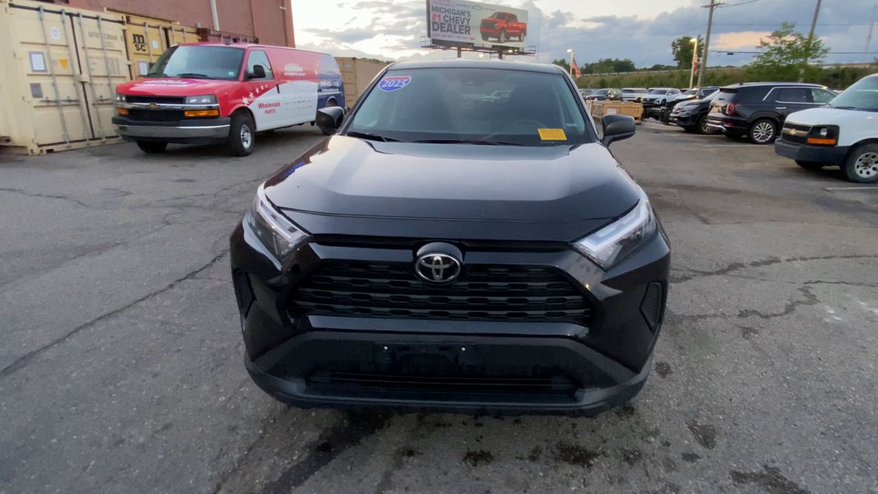 2025 Toyota RAV4 LE