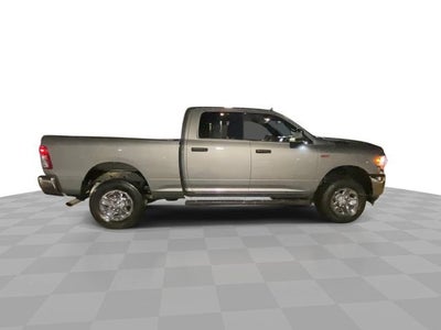 2022 RAM 2500 Big Horn Crew Cab 4x4 6'4" Box