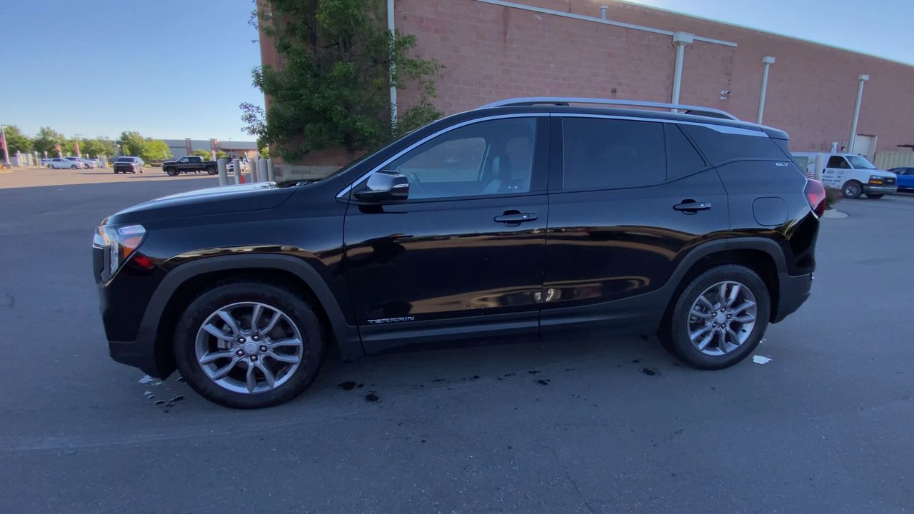 2023 GMC Terrain SLT