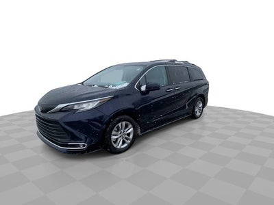 2022 Toyota Sienna XLE