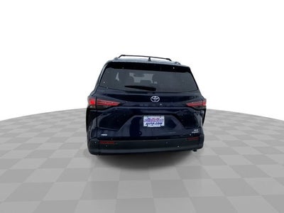 2022 Toyota Sienna XLE