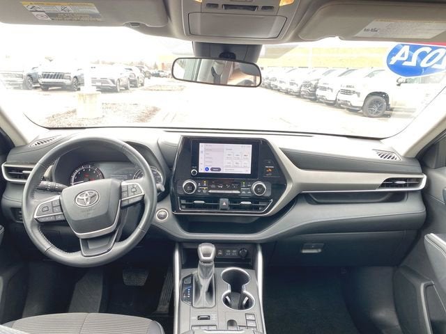 2024 Toyota Highlander LE