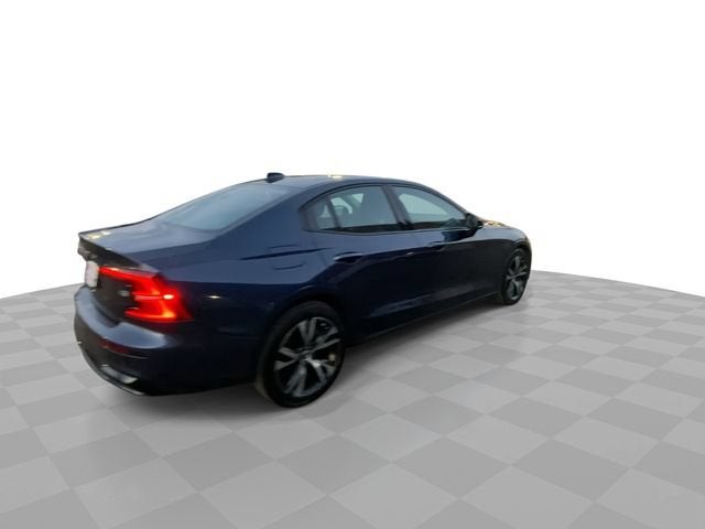 2024 Volvo S60 Core Dark Theme
