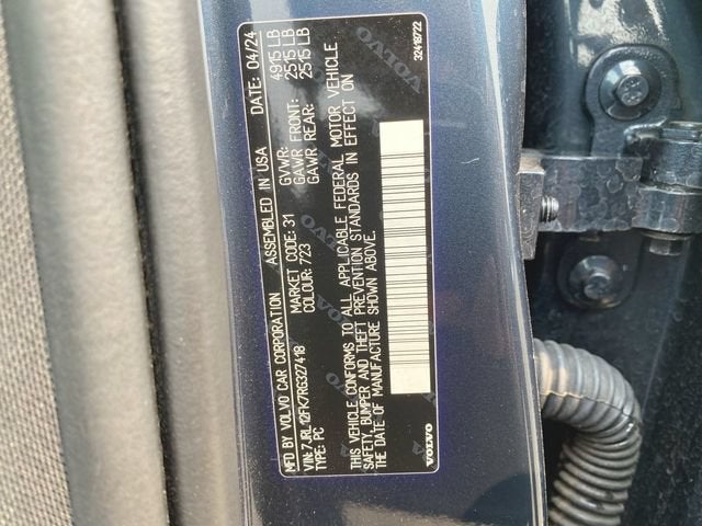2024 Volvo S60 Core Dark Theme