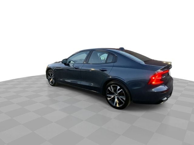 2024 Volvo S60 Core Dark Theme