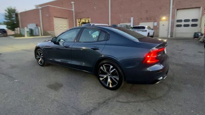 2024 Volvo S60 Core Dark Theme