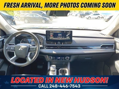 2025 Mitsubishi Outlander SE