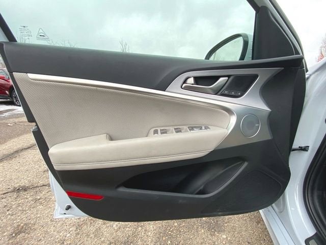 2021 Genesis G70 2.0T AWD