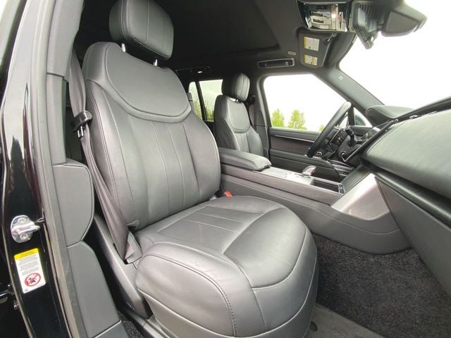 2025 Land Rover Range Rover SE