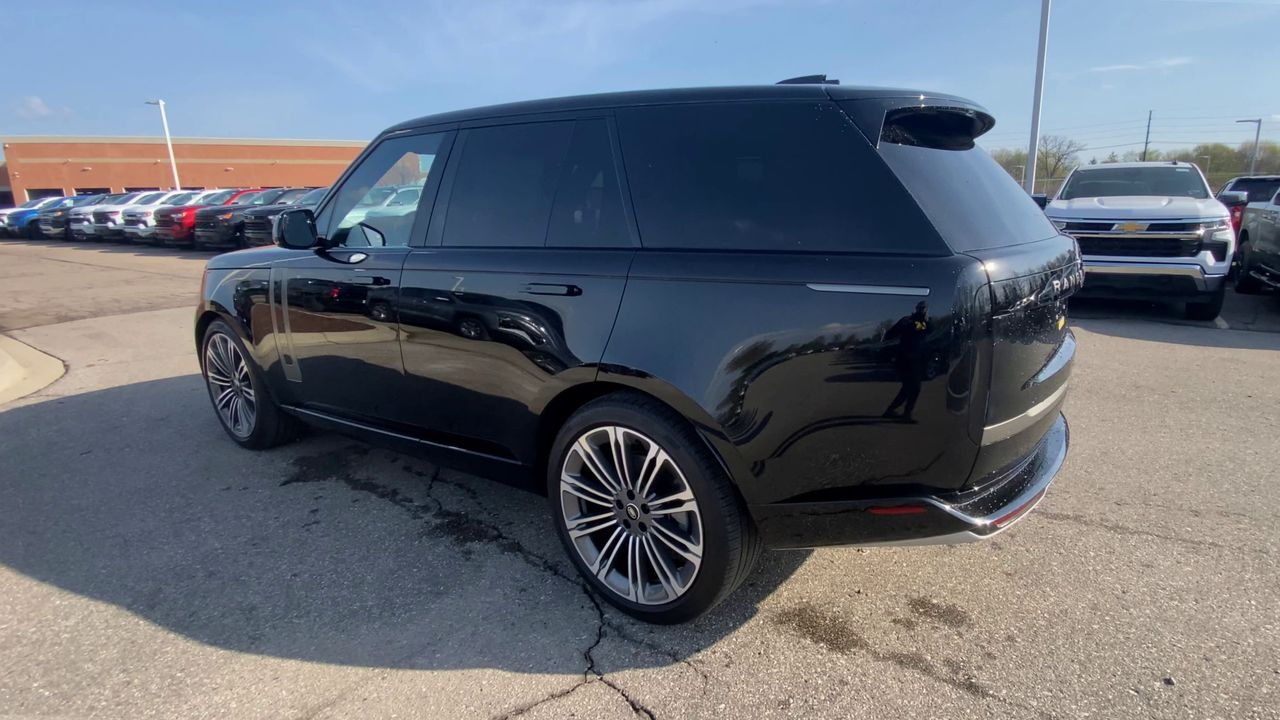 2025 Land Rover Range Rover SE
