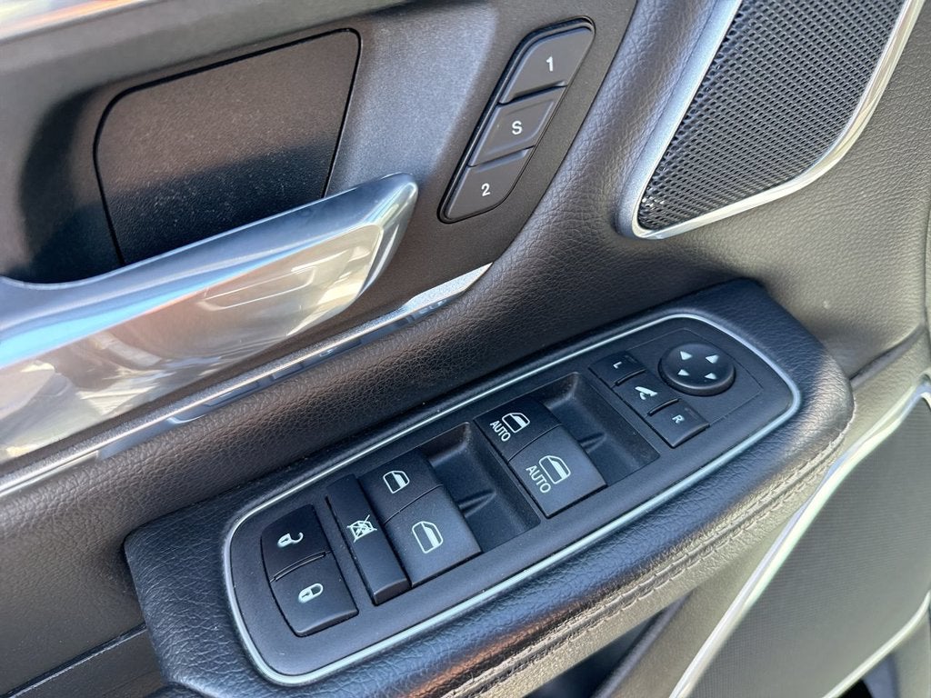 2023 RAM 1500 Laramie Crew Cab 4x4 6'4" Box