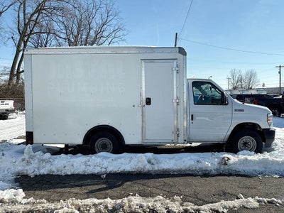 2022 Ford E-Series Cutaway E-350 SRW 138" WB