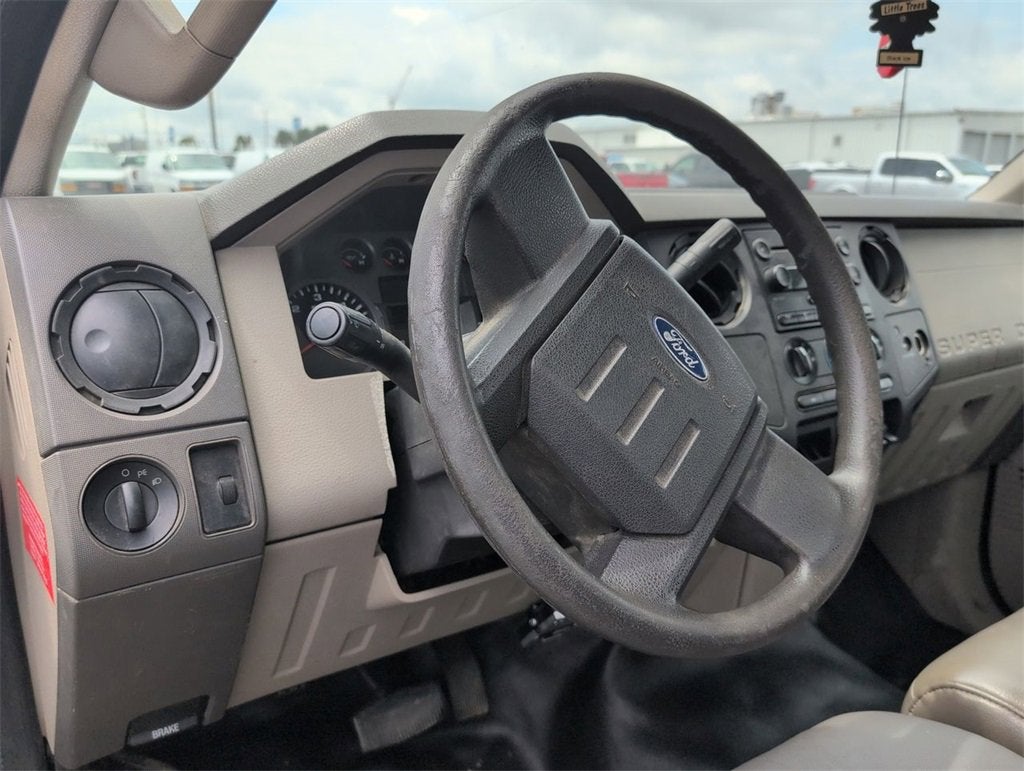 2008 Ford Super Duty F-350 DRW XL