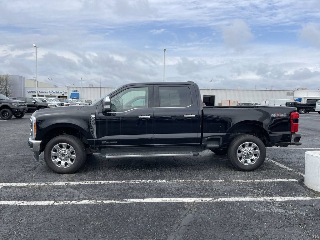 2023 Ford Super Duty F-350 SRW Lariat