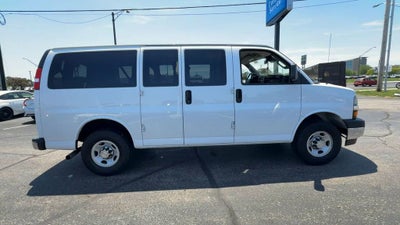 2022 Chevrolet Express Passenger 2500 1LT