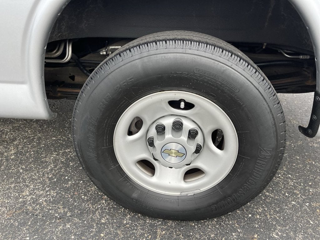 2023 Chevrolet Express Passenger 3500 LS