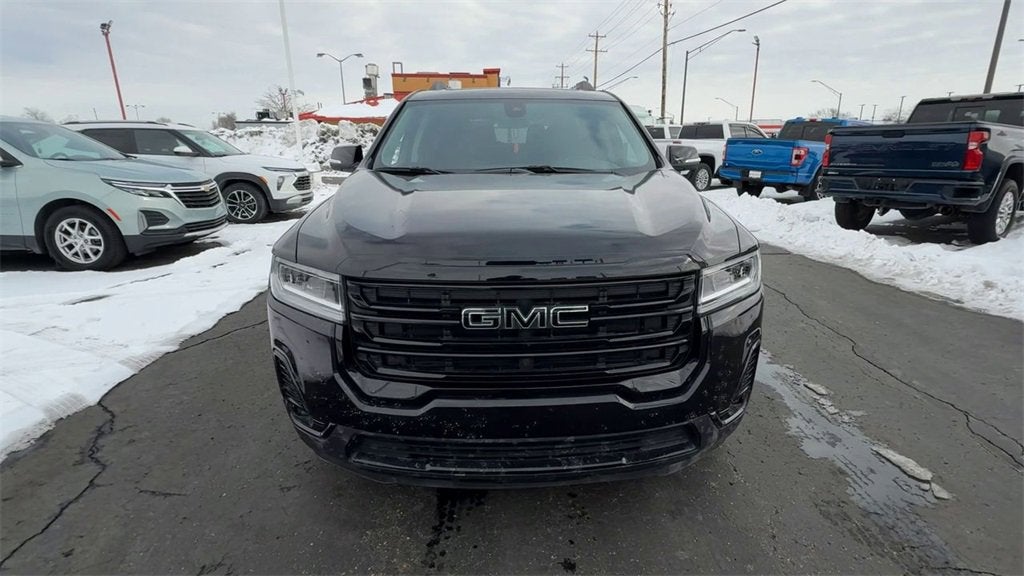2023 GMC Acadia SLT