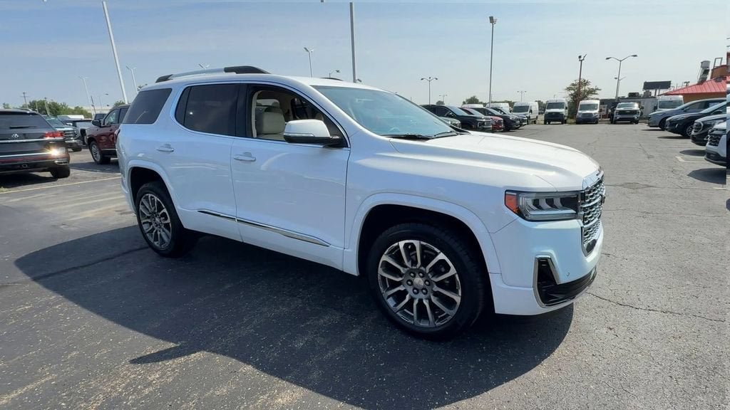 2023 GMC Acadia Denali