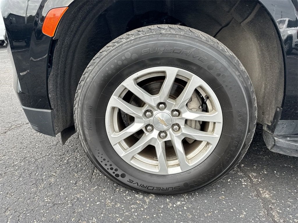 2023 Chevrolet Suburban LT