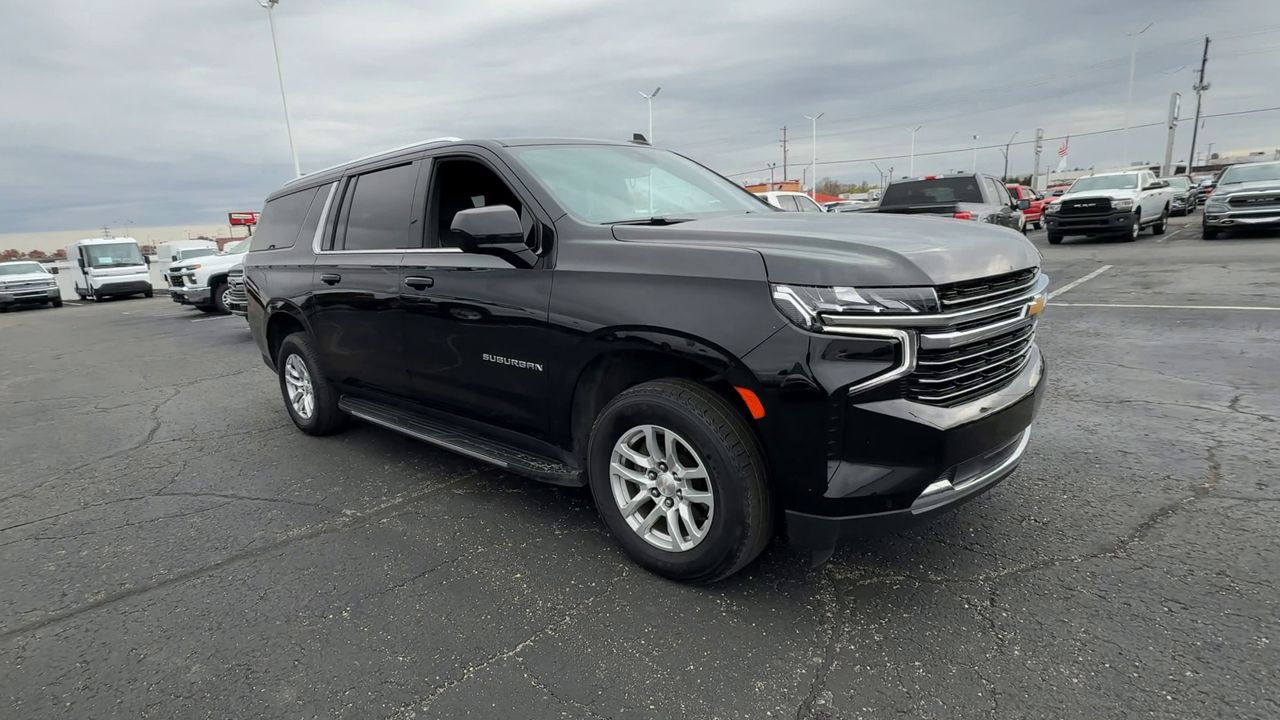 2023 Chevrolet Suburban LT