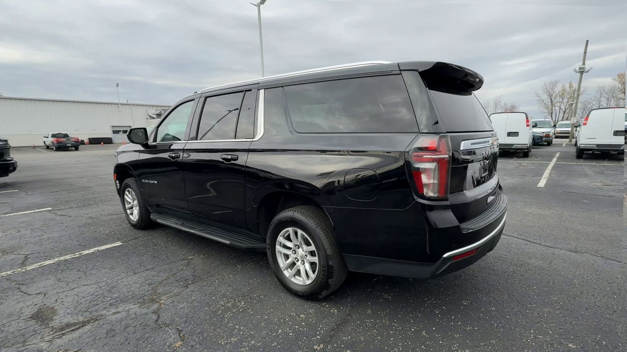 2023 Chevrolet Suburban LT