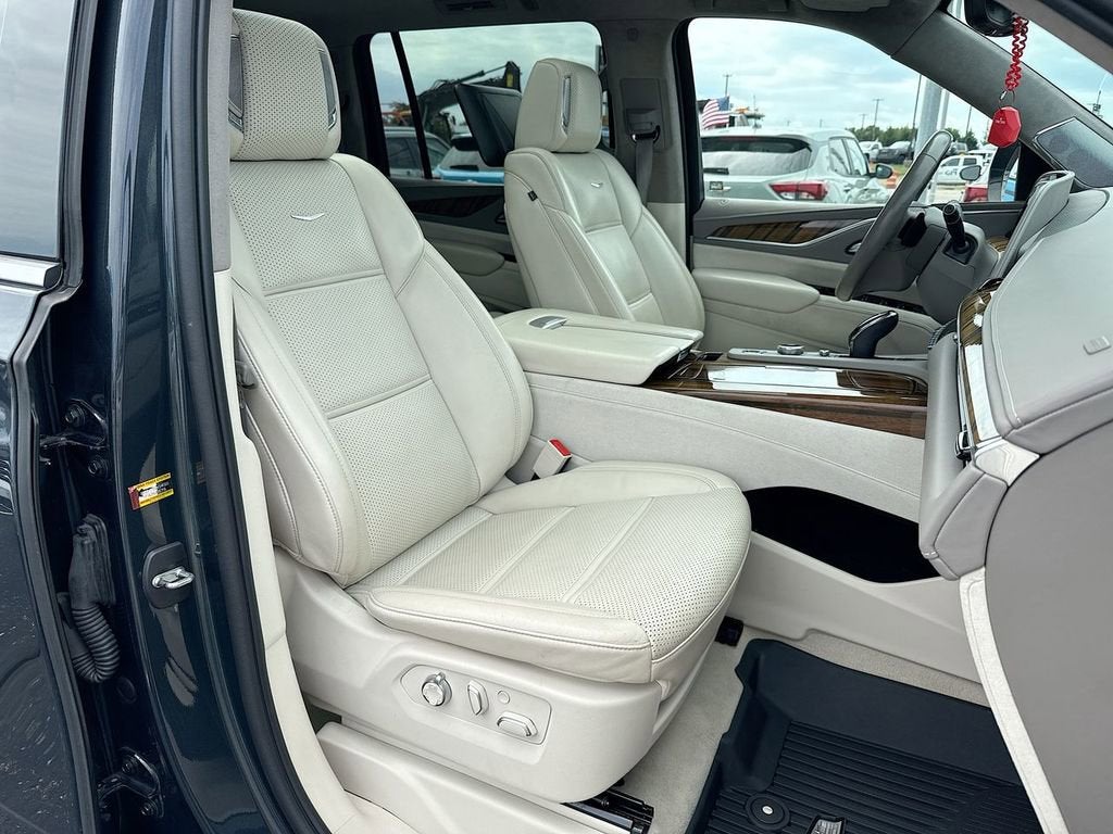 2022 Cadillac Escalade ESV Premium Luxury Platinum