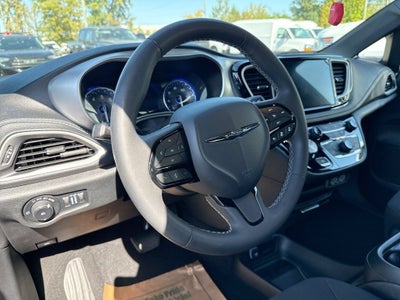 2023 Chrysler Pacifica Touring
