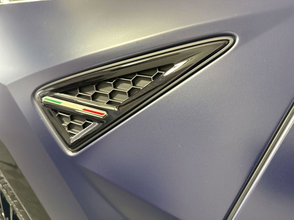 2025 Lamborghini Urus SE