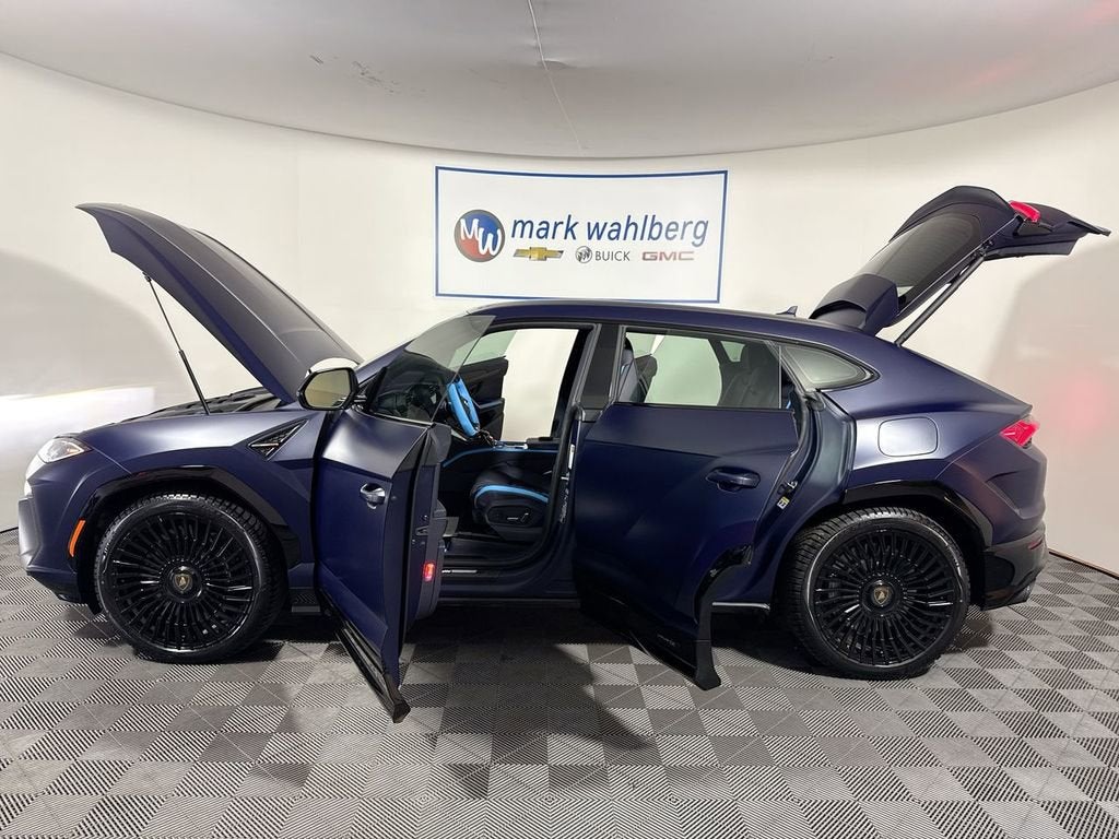 2025 Lamborghini Urus SE