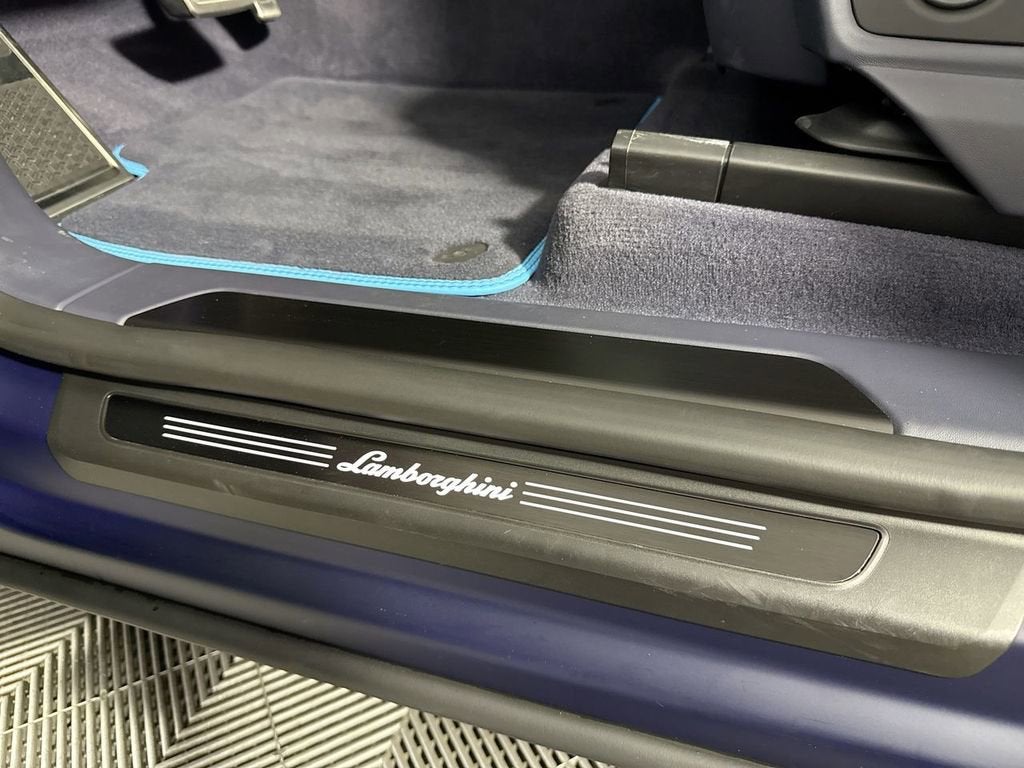 2025 Lamborghini Urus SE