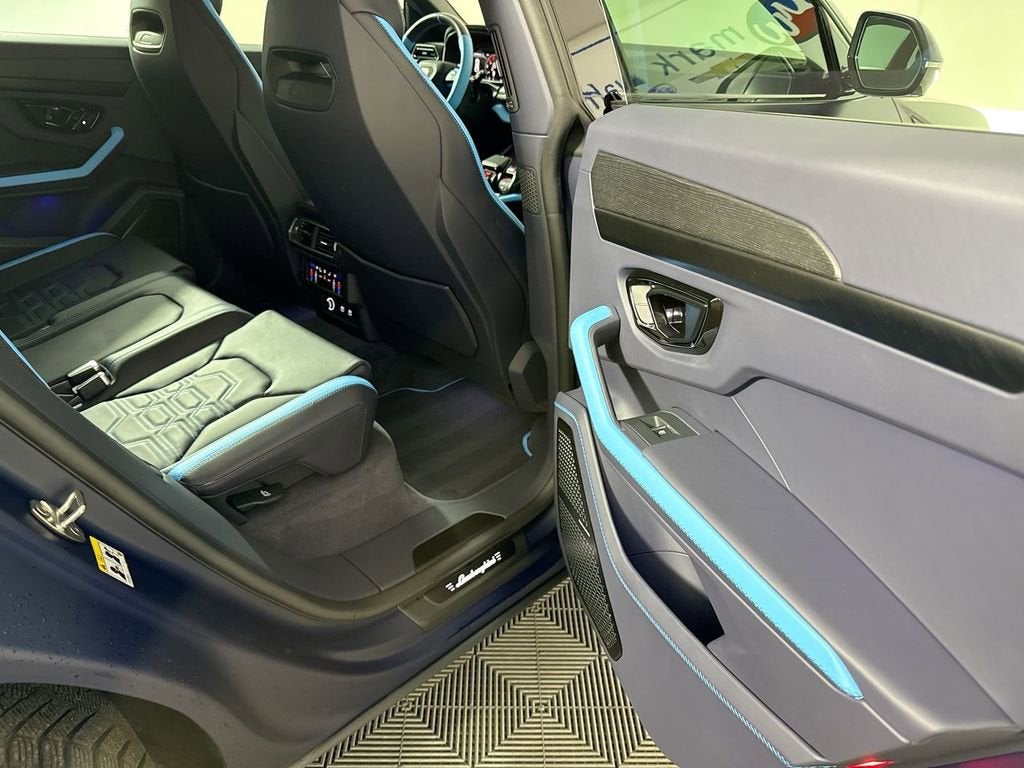 2025 Lamborghini Urus SE