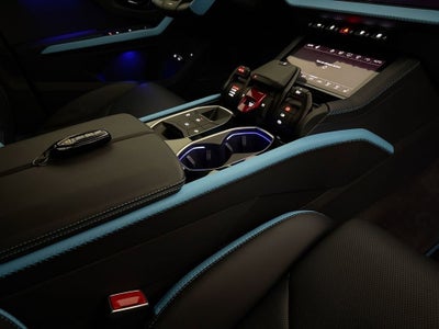 2025 Lamborghini Urus SE