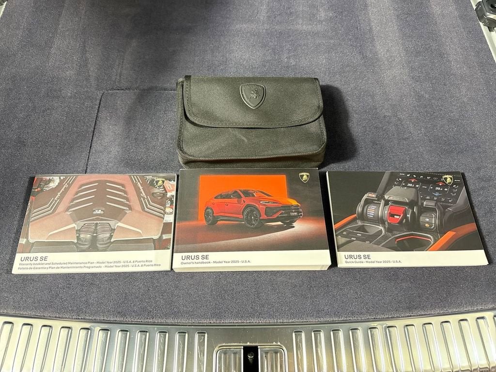 2025 Lamborghini Urus SE