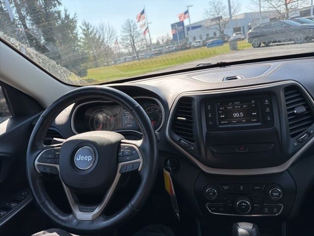 2016 Jeep Cherokee Sport