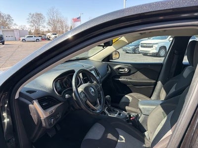 2016 Jeep Cherokee Sport