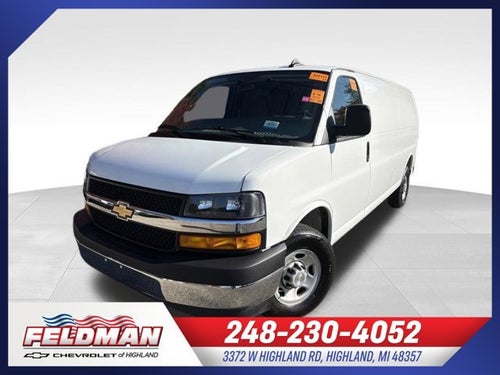 2025 Chevrolet Express Cargo WT