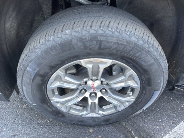 2023 GMC Yukon SLE