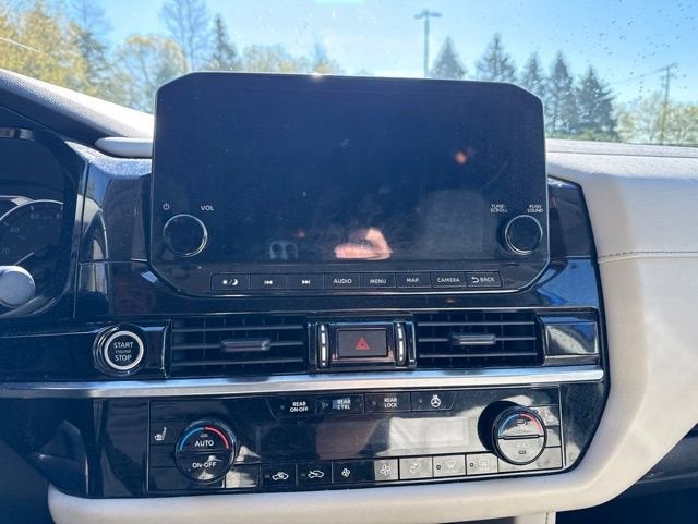 2023 Nissan Pathfinder SL 4WD