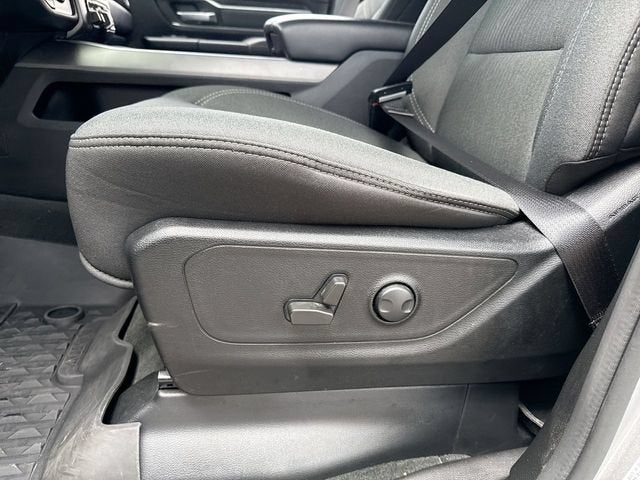 2022 RAM 1500 Big Horn Crew Cab 4x4 5'7" Box
