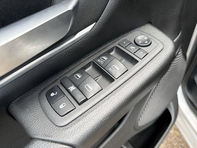 2022 RAM 1500 Big Horn Crew Cab 4x4 5'7" Box
