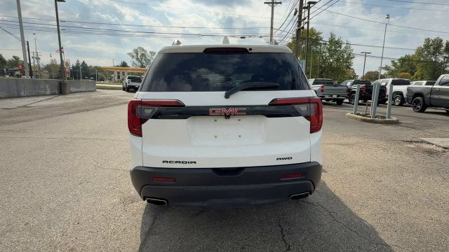 2022 GMC Acadia SLT