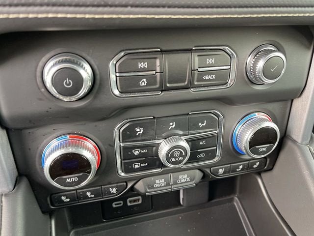 2024 GMC Yukon SLT