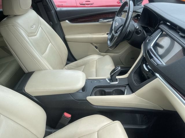 2018 Cadillac XT5 Luxury FWD