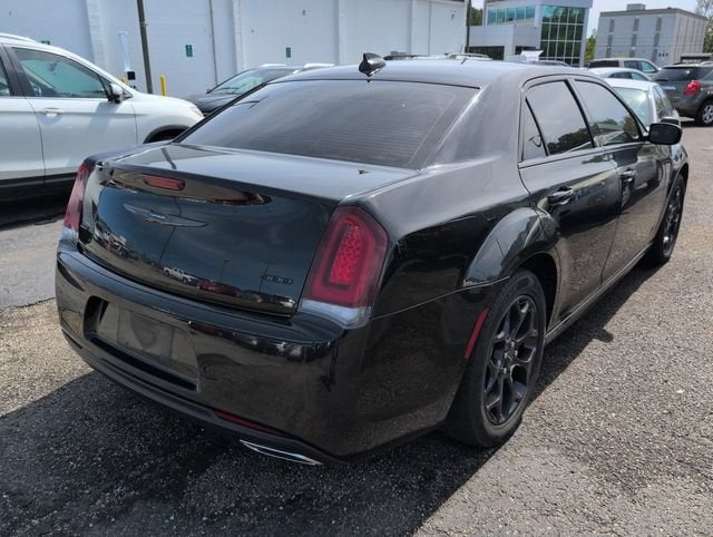 2022 Chrysler 300 Touring L