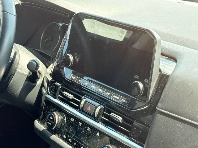 2023 Nissan Pathfinder SL 4WD