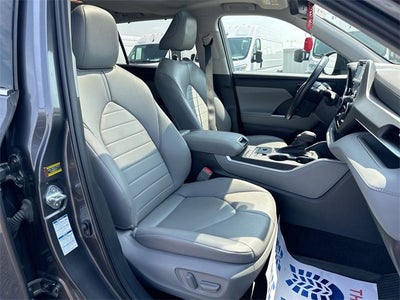 2022 Toyota Highlander XLE